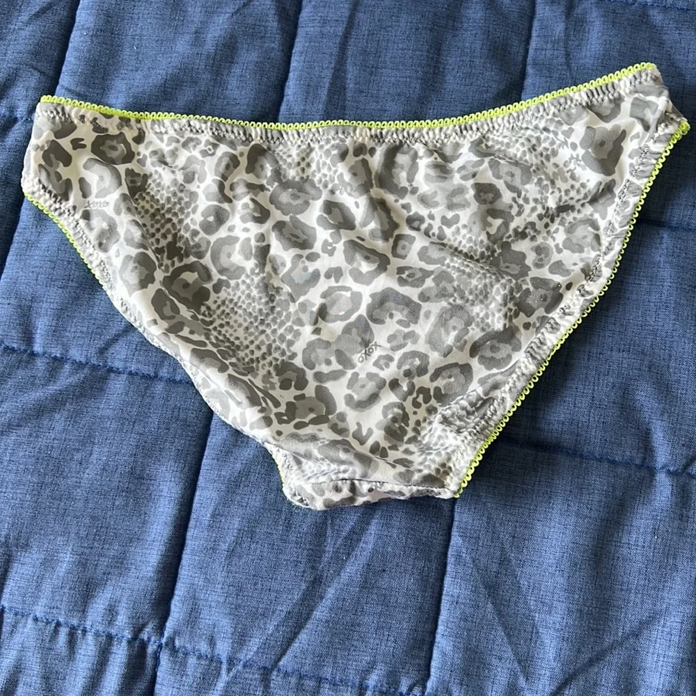 XOXO Bra and Panty Set - Picture 10 of 10